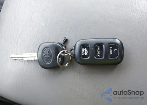 2005 Toyota Camry Le V6 z USA, uszkodzony, nr VIN 4T1BF30K05U105045